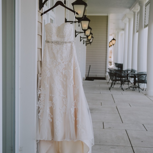 DAVID’S BRIDAL | Sweetheart A-Line Tulle & Lace Wedding Dress - Picture 5 of 7